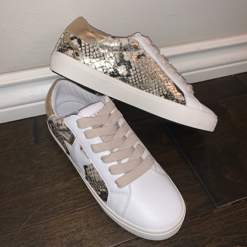 Brand new Steve Madden sneakers✨